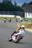 Vintage-motorcycle-club;eventdigitalimages;mallory-park;mallory-park-trackday-photographs;no-limits-trackdays;peter-wileman-photography;trackday-digital-images;trackday-photos;vmcc-festival-1000-bikes-photographs